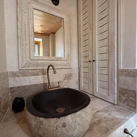 Nel Cuore Di Castel Di Sango-la Casa Di Cristina 6 Posti Апартаменты