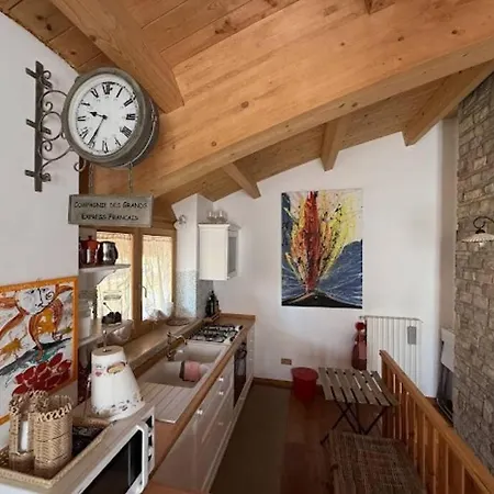 Nel Cuore Di Castel Di Sango-la Casa Di Cristina 6 Posti Апартаменты *